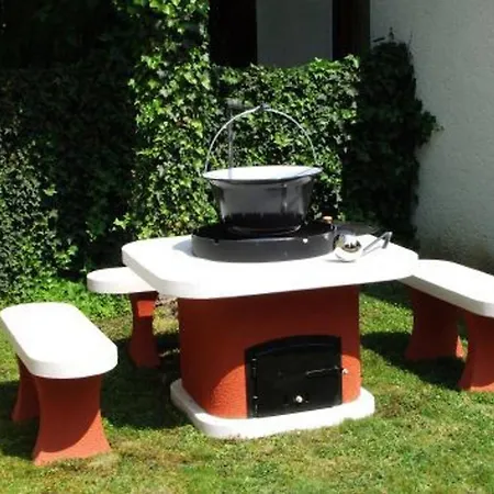 Holiday home A Whole House With A Garden In For 2-10 Persons