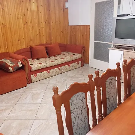 A Whole House With A Garden In Fonyd For 2-10 Persons Case de vacanță *