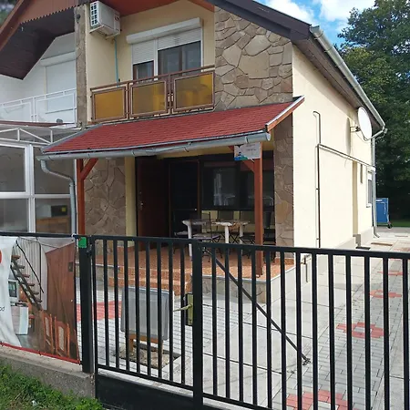 A Whole House With A Garden In For 2-10 Persons * Fonyod