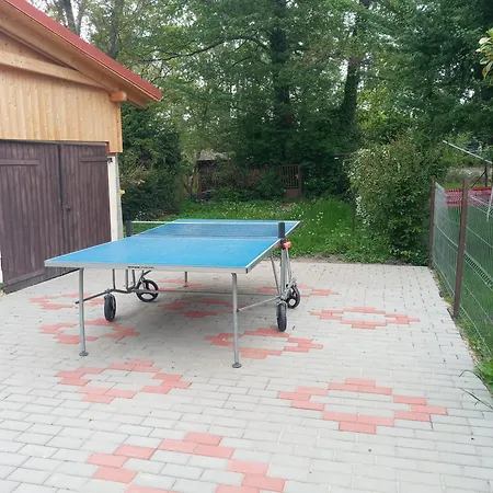 A Whole House With A Garden In For 2-10 Persons